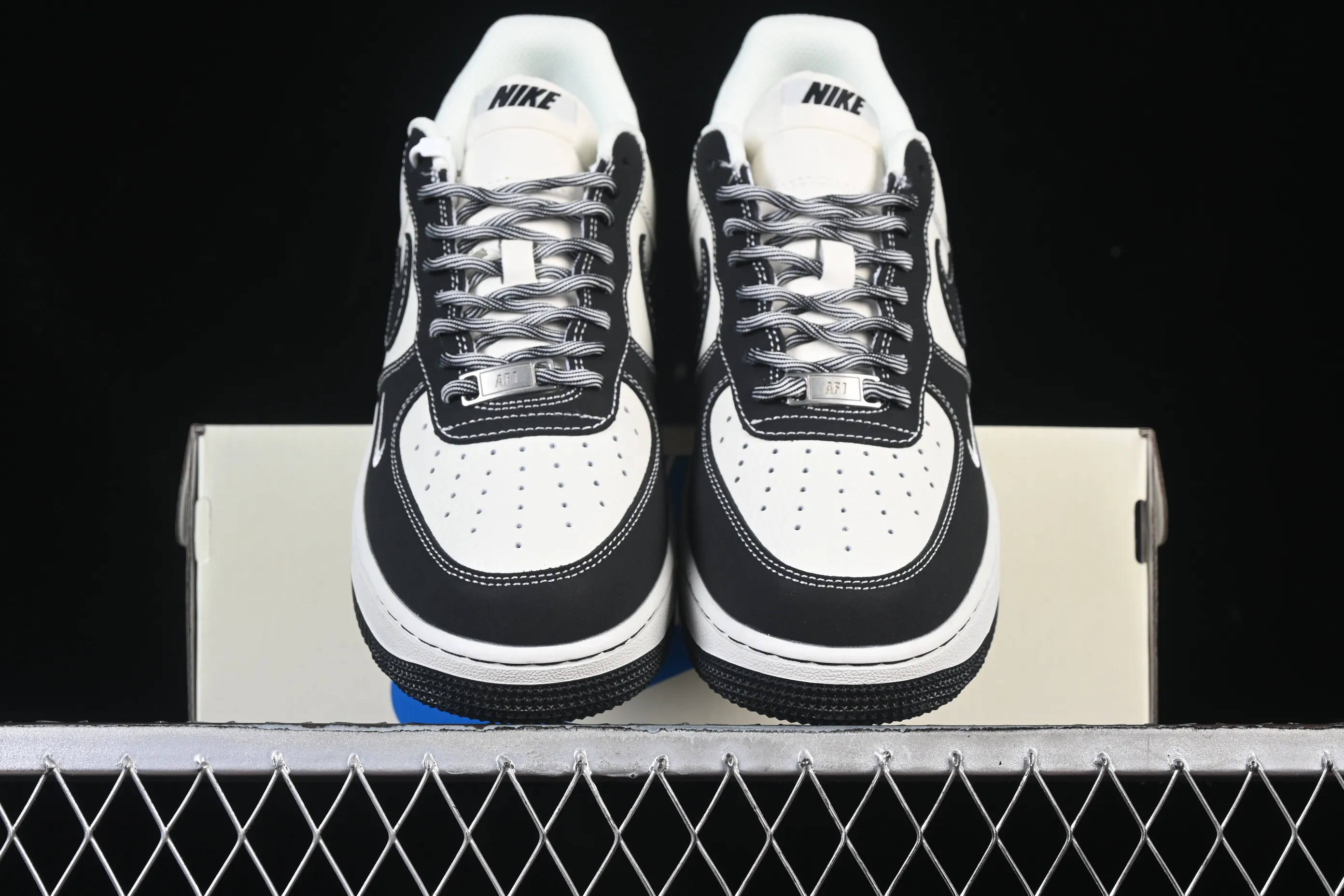 All Categories Nk Air Force 1 Air Force Series Nk Air Force 1 Low Air Force Low Nike Air Force 1'07 Low Classic Black and White Air Force One Low Casual Shoes NH0601-574